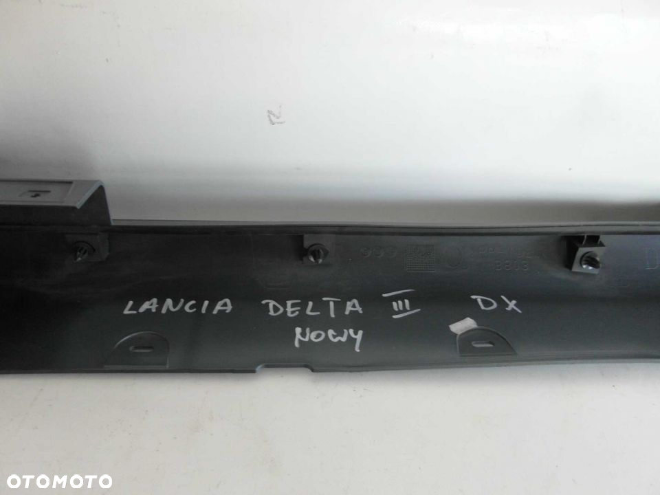 LANCIA DELTA III LISTWA PROGOWA PRAWA - 2