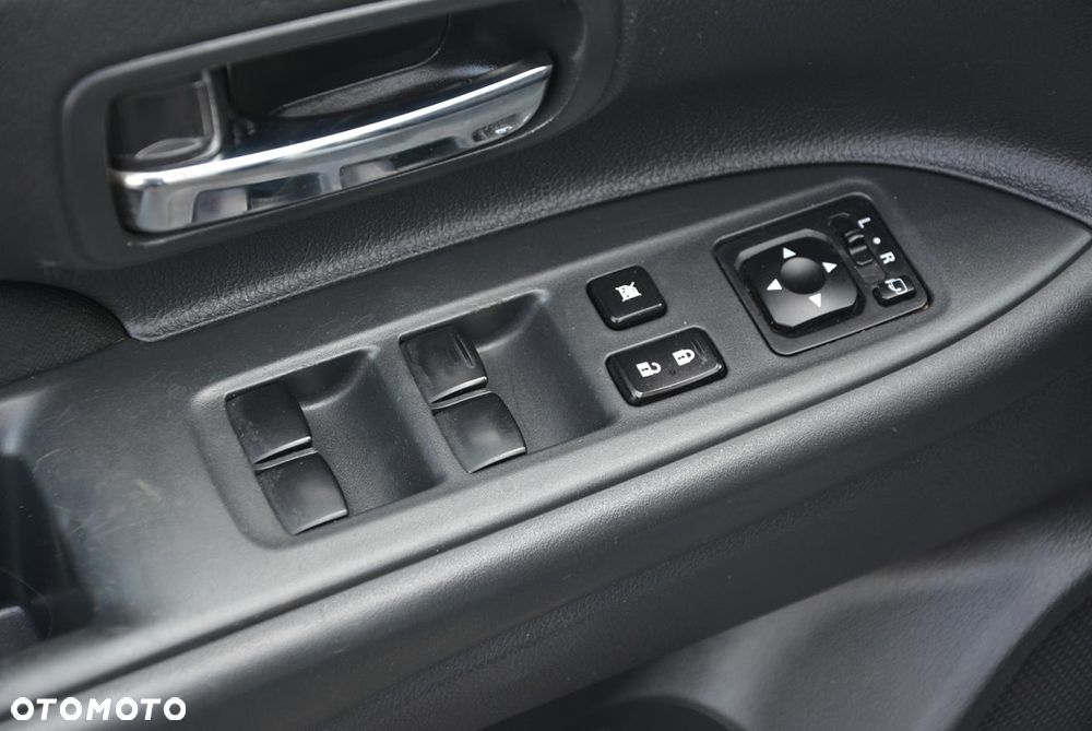 Mitsubishi Outlander 2.2 DID Intense + - 22