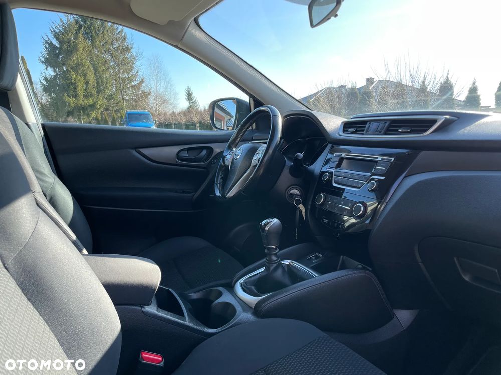 Nissan Qashqai 1.2 DIG-T N-Vision - 34