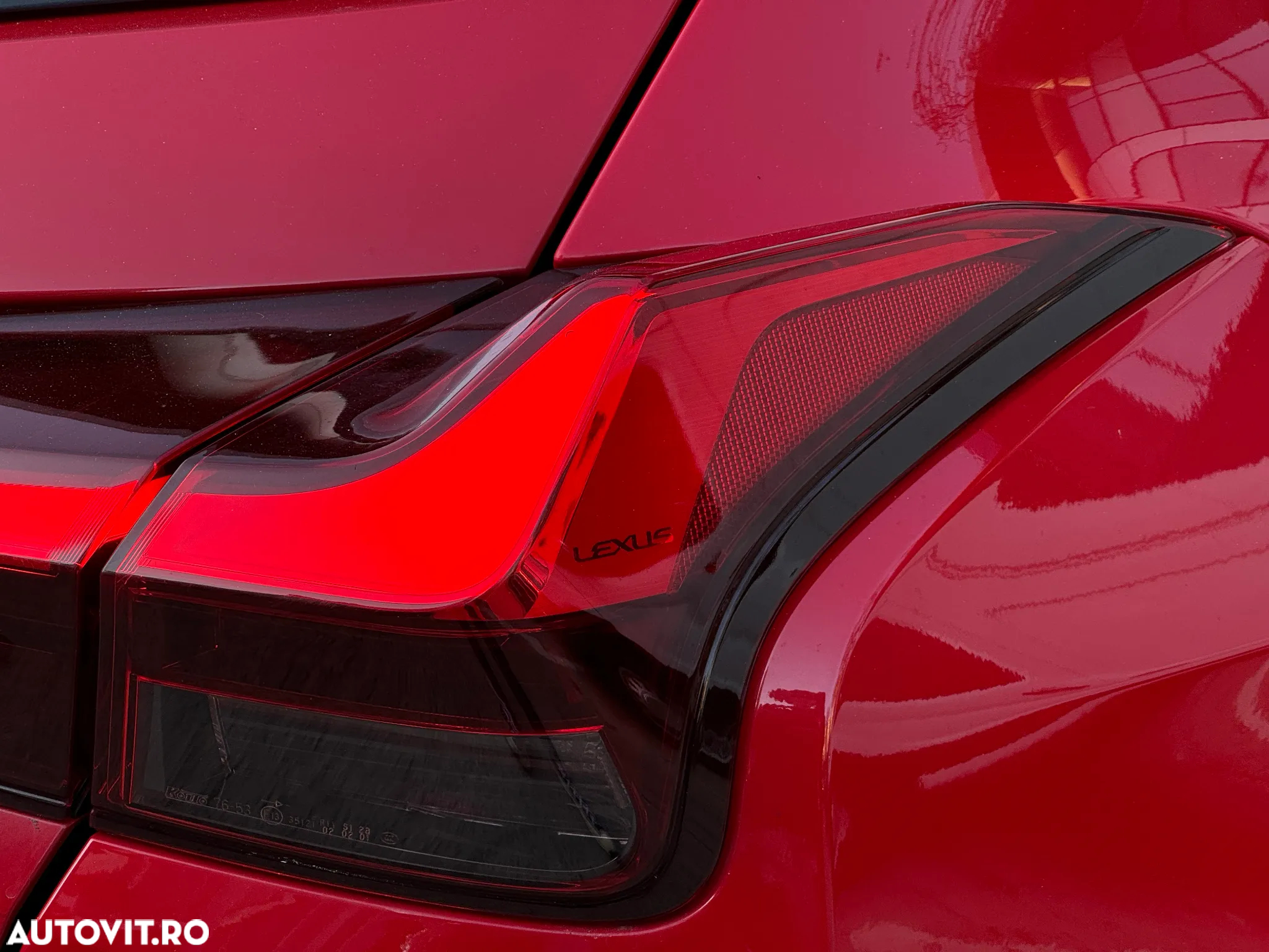 Lexus UX 250h 2.0L HEV 20H- (178 HP) 4X2 CVT Executive - 34