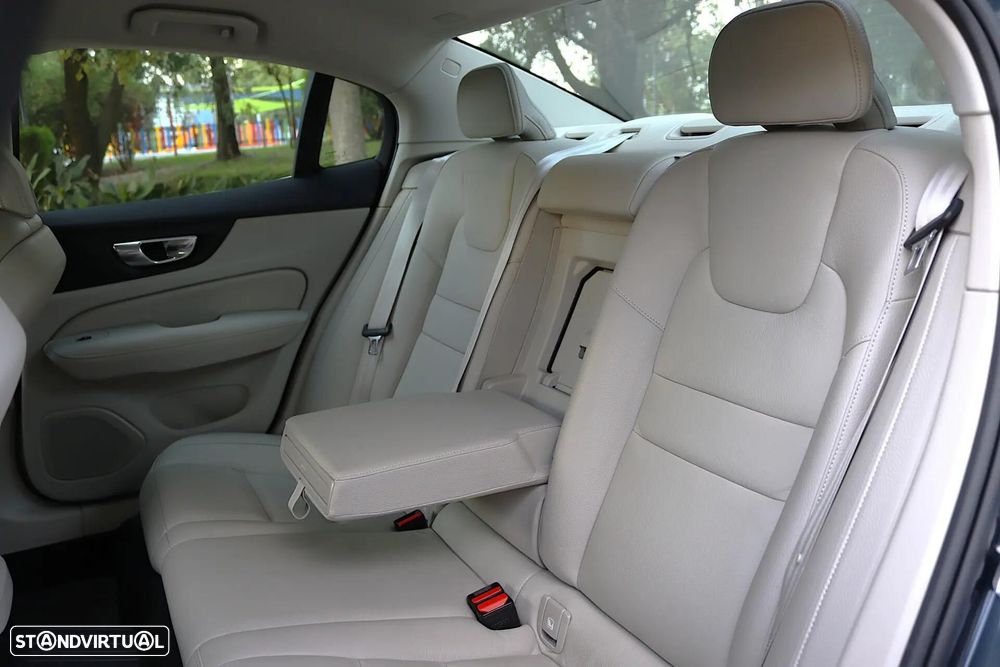 Volvo S60 2.0 T8 PHEV Plus Bright AWD - 38