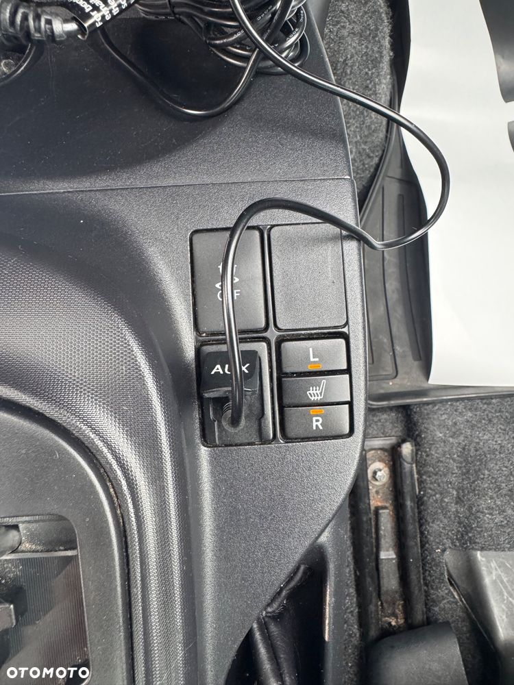 Toyota iQ 1.0 Multidrive + - 13