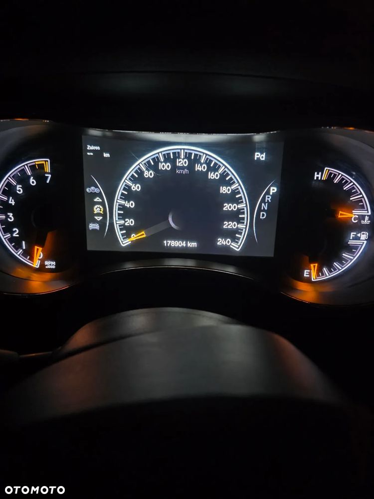 Jeep Grand Cherokee - 18