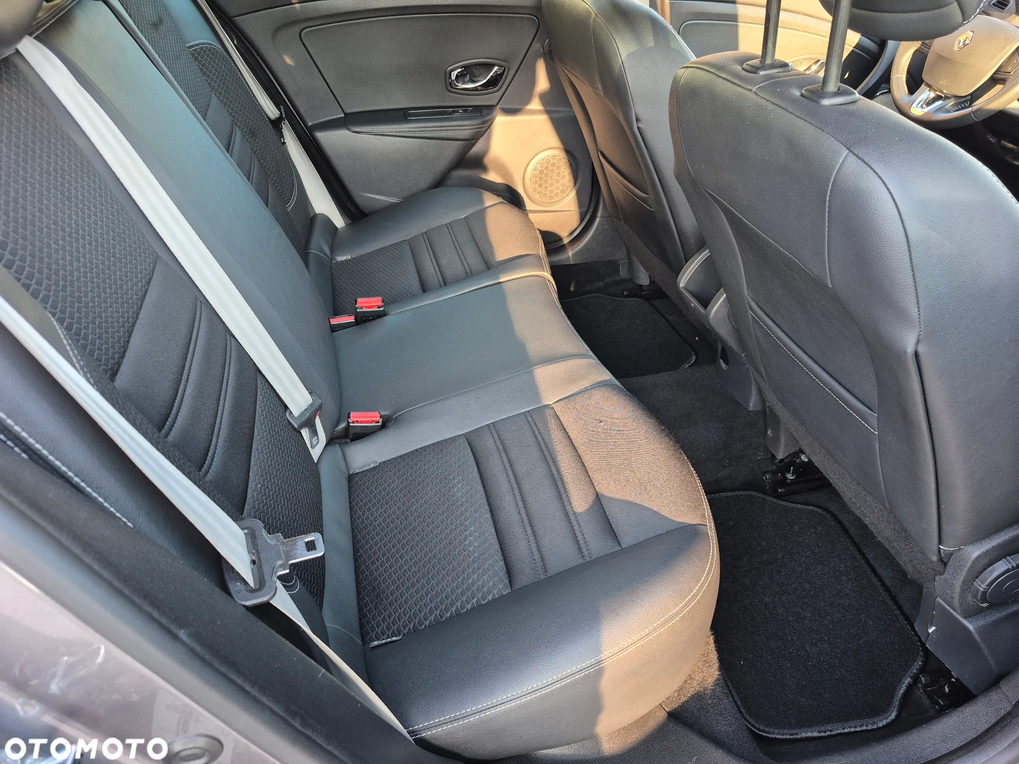Renault Megane Grandtour ENERGY TCe 130 Start & Stop Bose Edition - 18