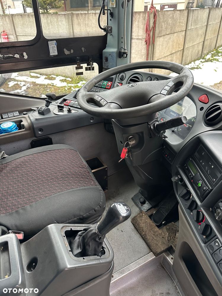 Irisbus CROSSWAY IVECO SFR161 MANUAL RETARDER KLIMA 12m NISKI POKŁAD DO PRZEWOZU OSÓB NIEPEŁNOSPRAWNYCH 39-SIEDZEŃ 57-STOJĄCYCH 560000km OPONY:275/70/22.5-NOWE!!! NAWIEWY PRZYCIEMNIONE SZYBY 2009r ŁADNY - 11