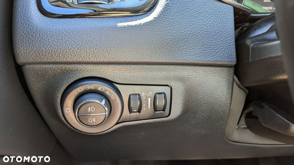 Jeep Compass - 34