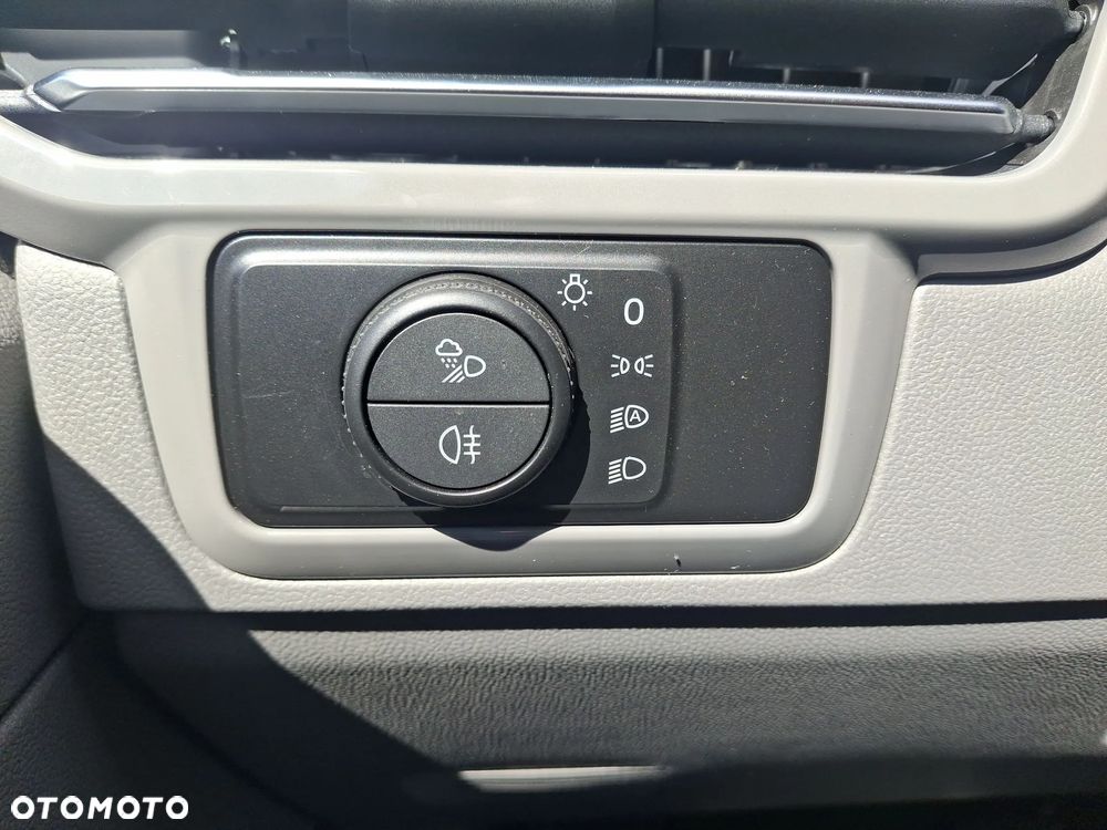 Volkswagen Caravelle - 29