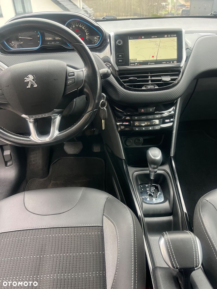 Peugeot 2008 PureTech 110 Stop&Start EAT6 GT-Line Edition - 8