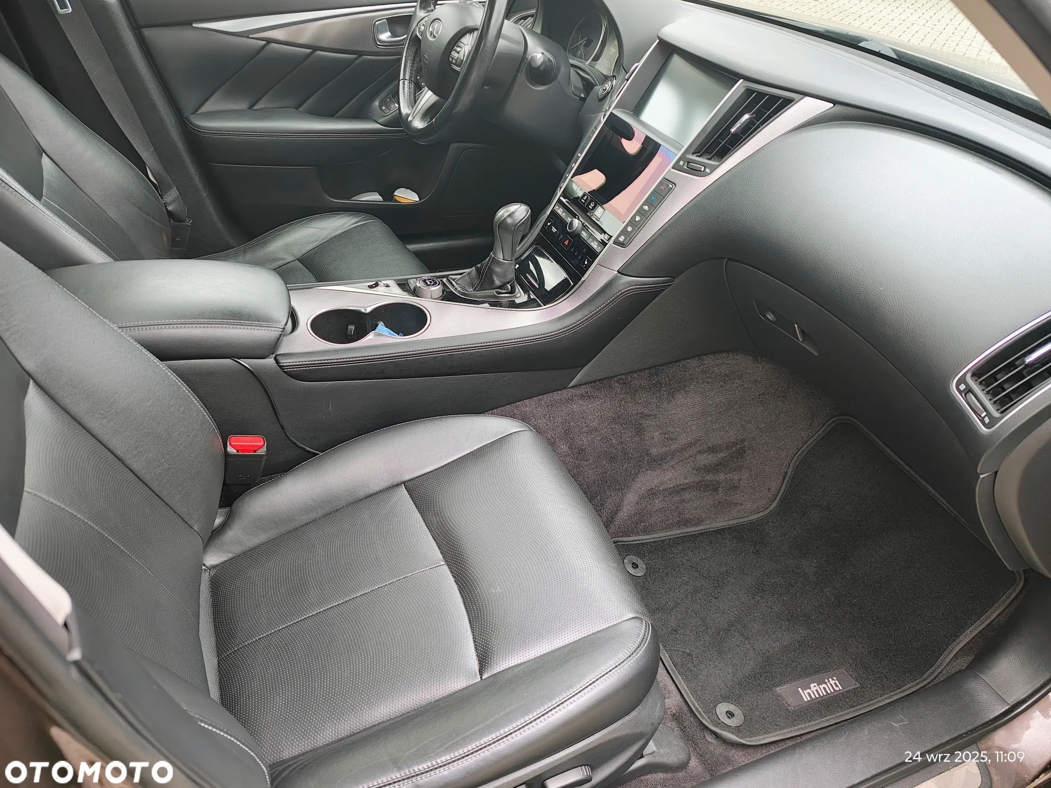 Infiniti Q50 2.2d - 27