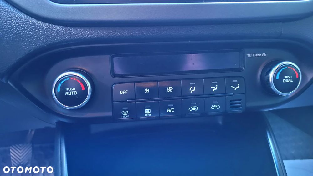 Kia Carens 1.7 CRDi S 7os - 17