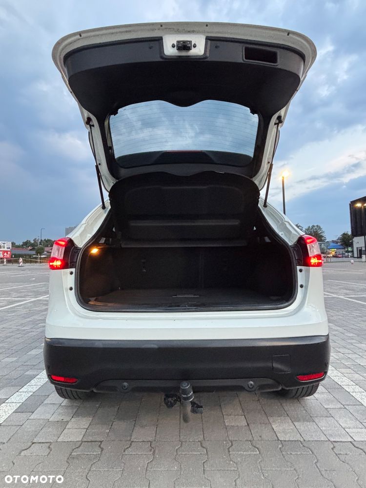 Nissan Qashqai 1.6 dCi 4 x 4 DPF Start/Stop tekna - 10