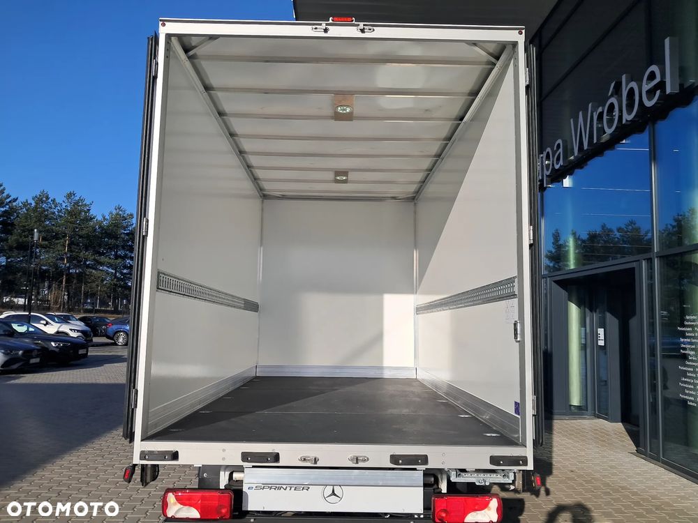 Mercedes-Benz eSprinter 420 - 19