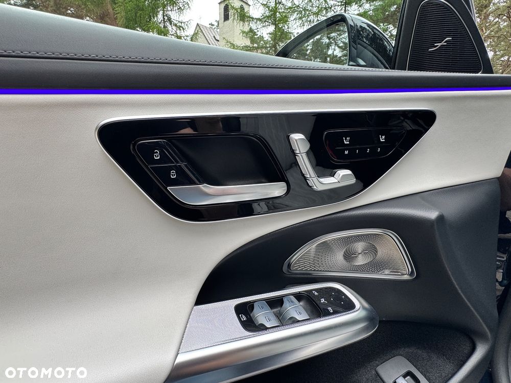 Mercedes-Benz Klasa E 220 d mHEV 4-Matic Exclusive 9G-Tronic - 25