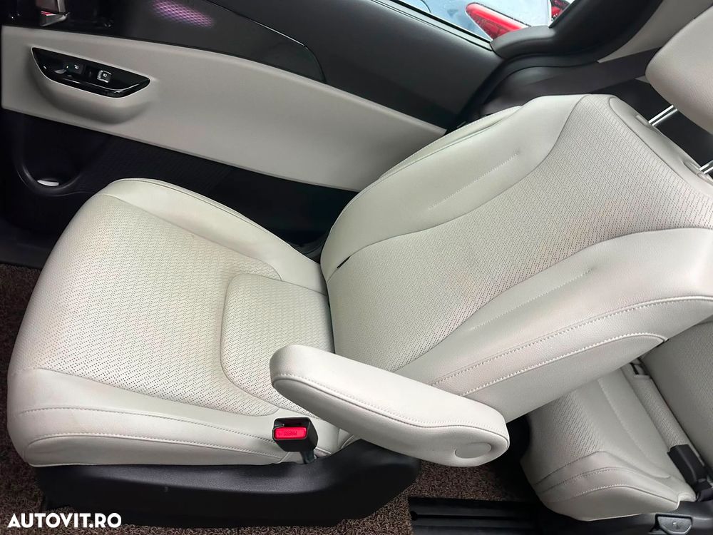 KIA Carnival 2021 — imagine 36