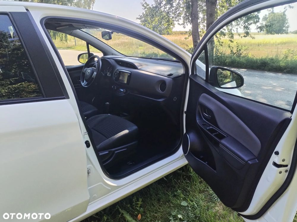 Toyota Yaris 1.5 VVT-i Comfort mit Design Paket - 14