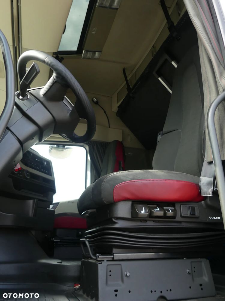 Volvo FH4 500 / EURO 6 / ZESTAW PRZESTRZENNY / KLIMA POSTOJOWA / TV / - 28