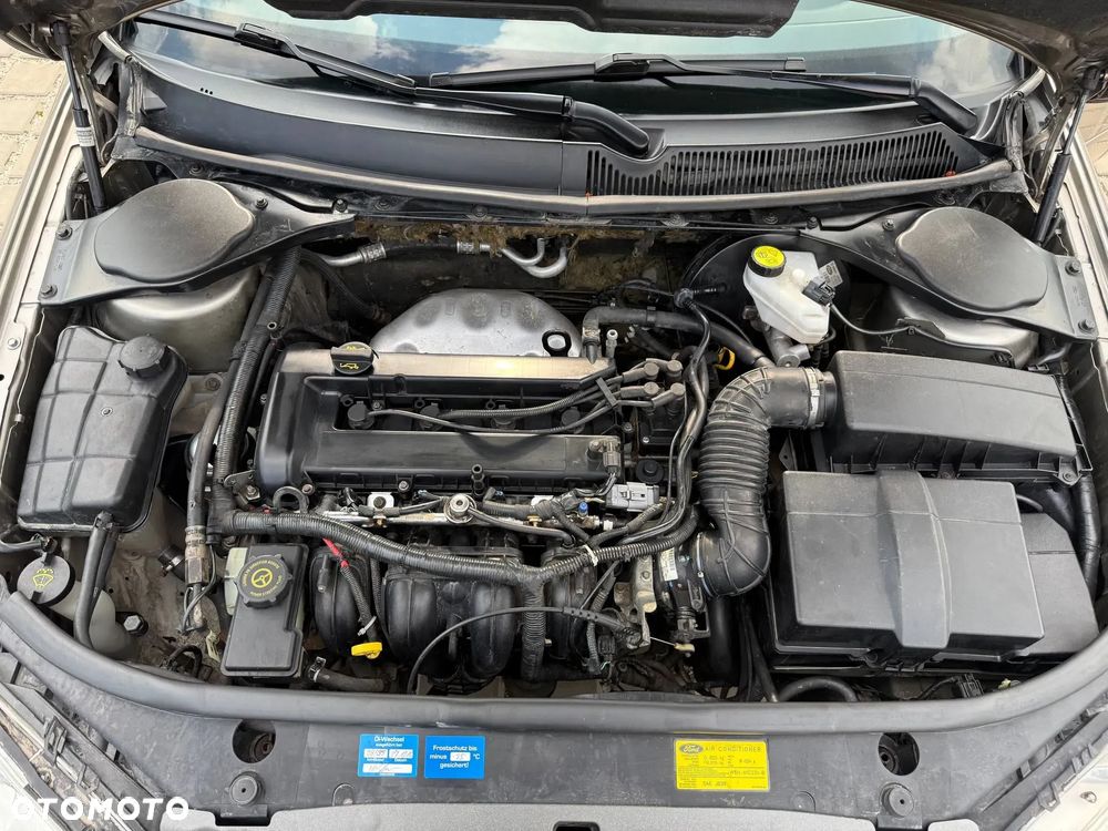 Ford Mondeo 2.0 Ghia - 21