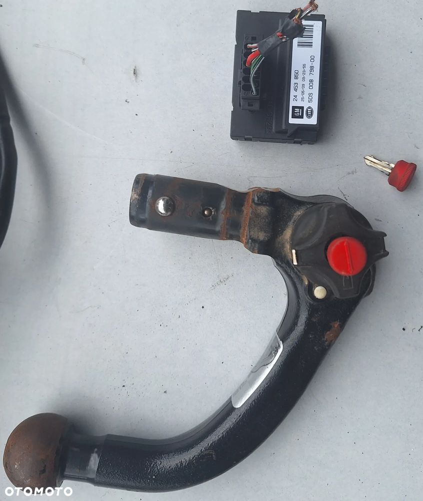 HAK HOLOWNICZY WYPINANY, 2 KLUCZYKI, MODUŁ    - OPEL ZAFIRA B - 4