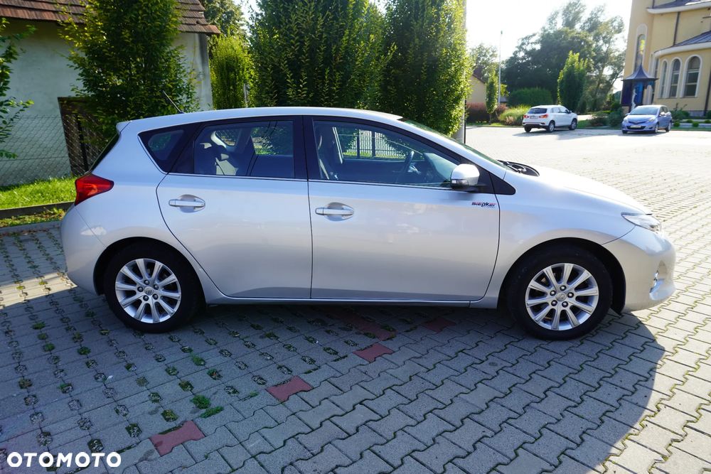 Toyota Auris 1.6 Executive - 4