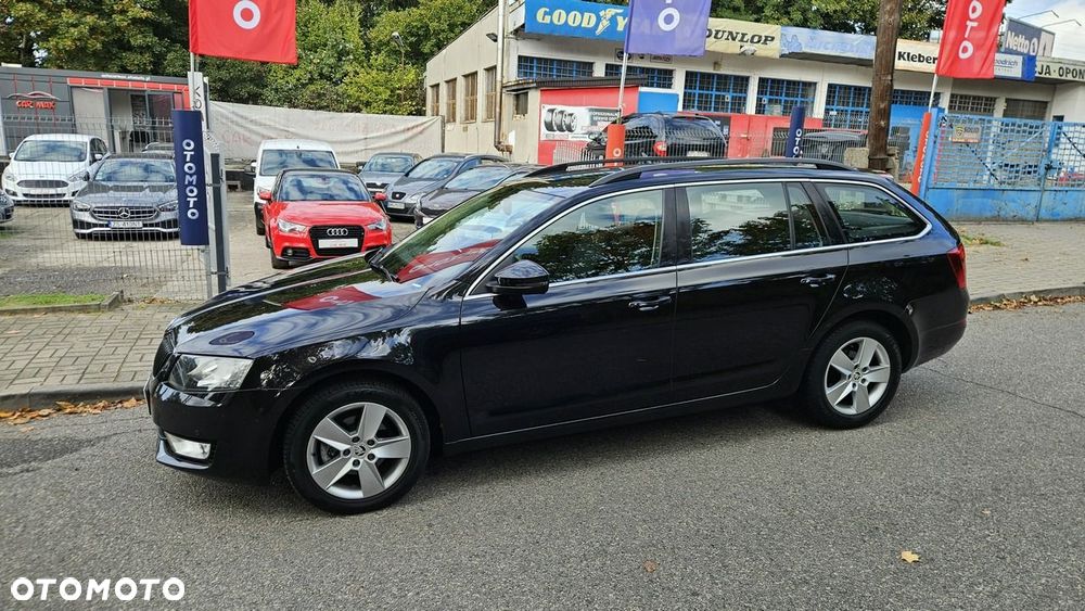 Skoda Octavia 1.6 TDI Ambiente DSG - 2