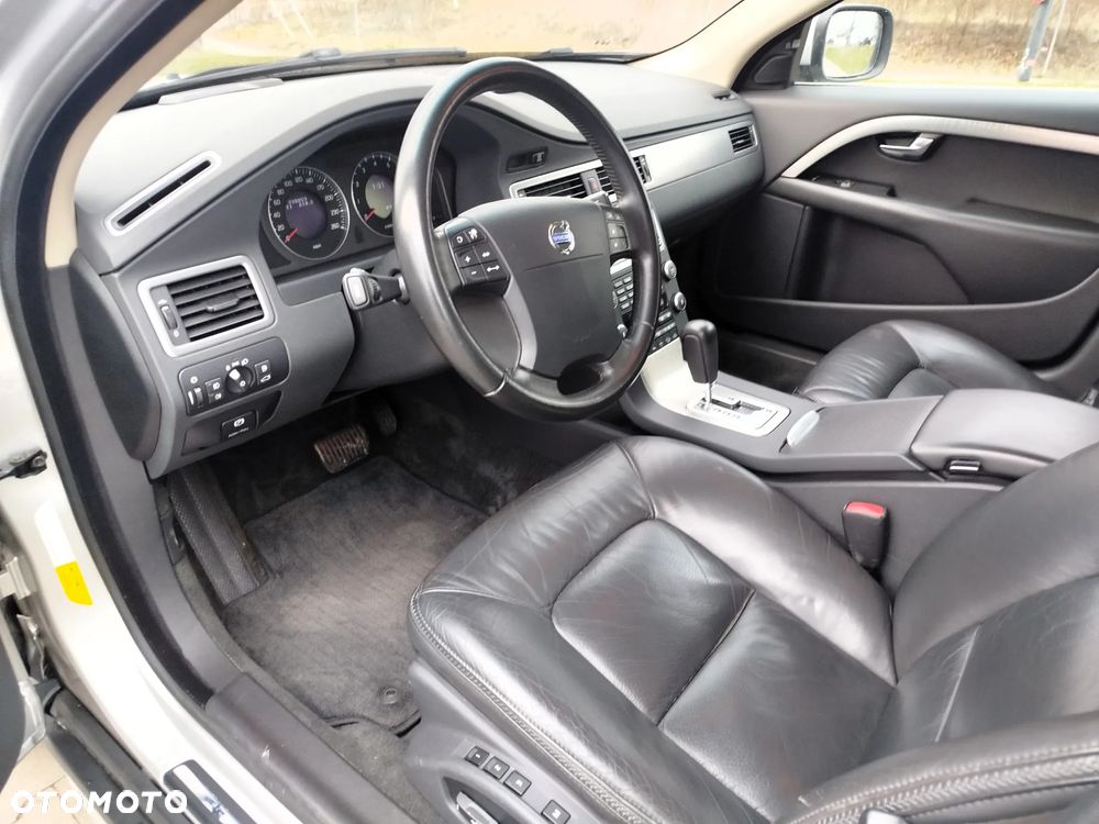 Volvo XC 70 3.2 AWD Momentum - 11