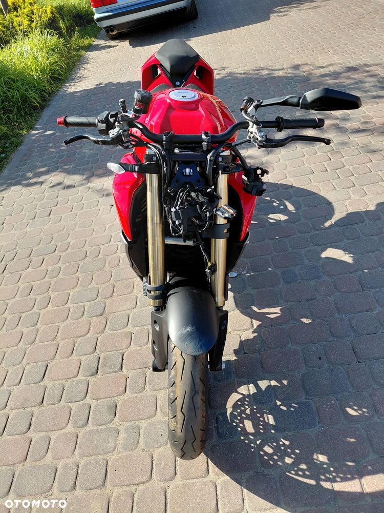 Ducati Streetfighter V2 - 8