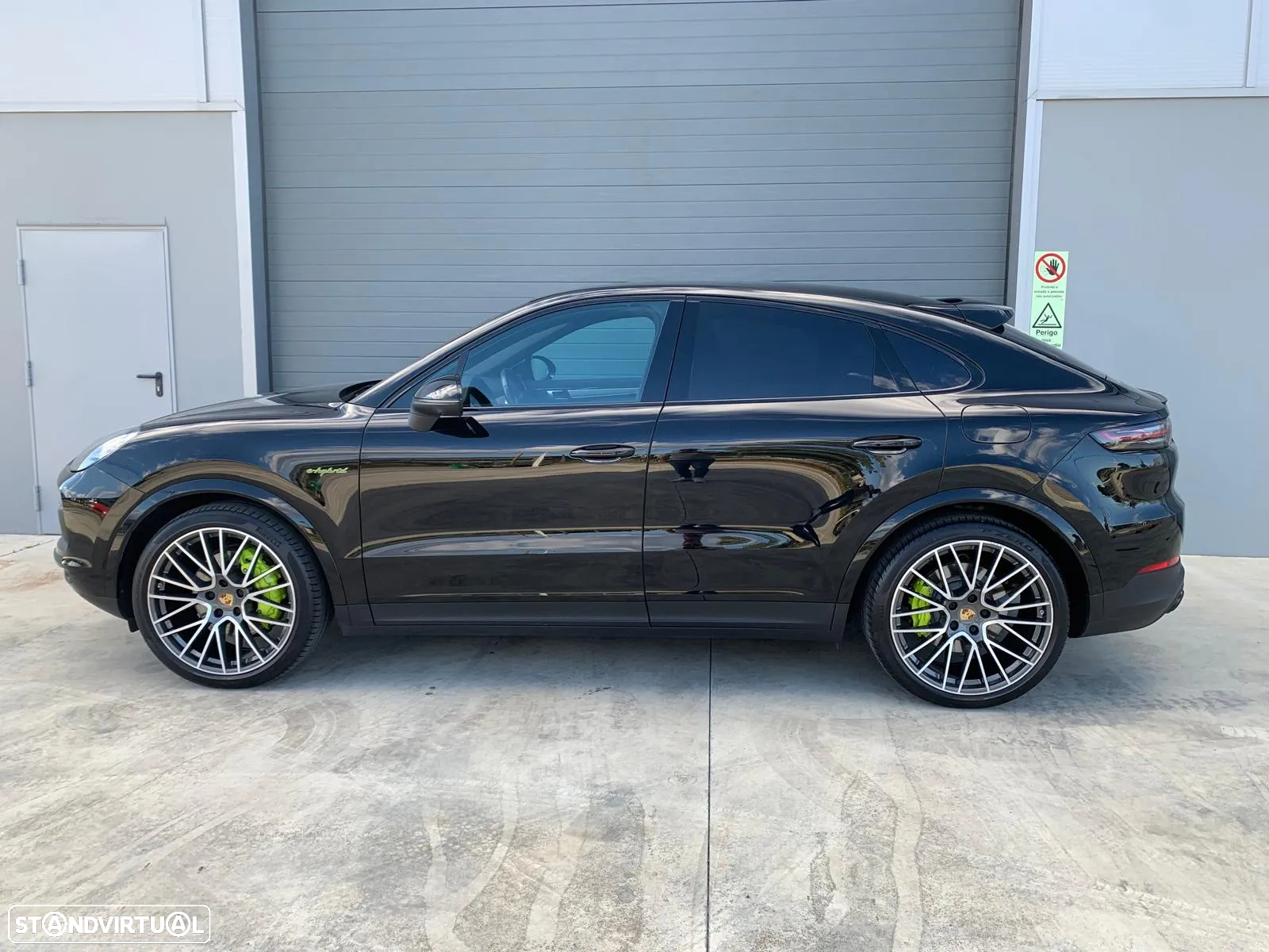 Porsche Cayenne Coupé E-Hybrid Platinum Edition - 2