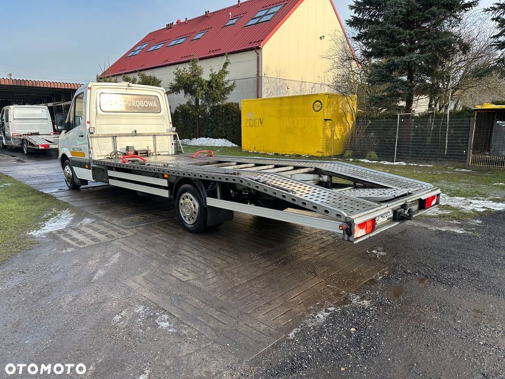 Mercedes-Benz Sprinter - 24