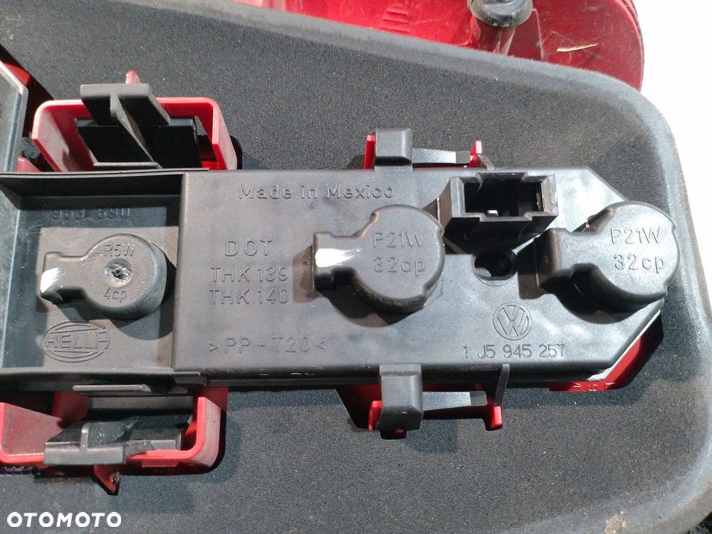 LAMPA TYLNA PRAWA VW BORA 1J5945257 SEDAN - 2