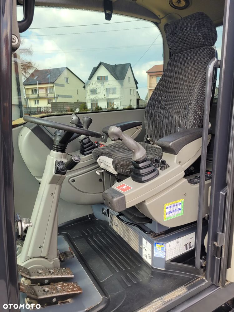 Yanmar B110W / ROTOTILT ze szczypcami / przyczepa / - 18