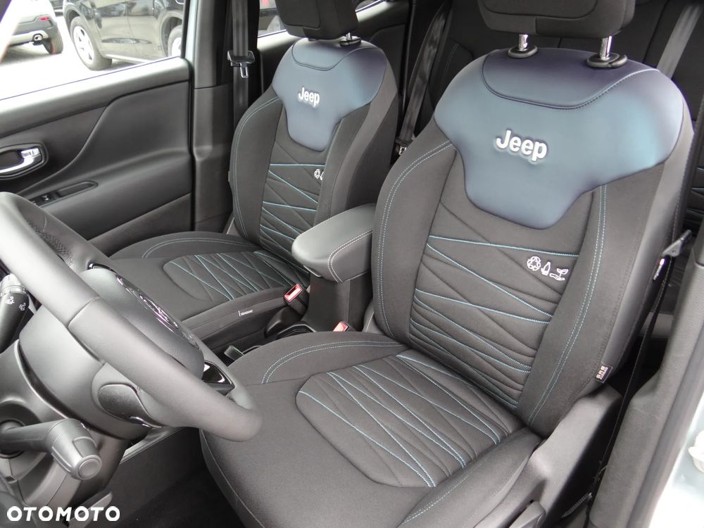 Jeep Renegade 1.5 T4 mHEV Upland FWD S&S DCT - 15