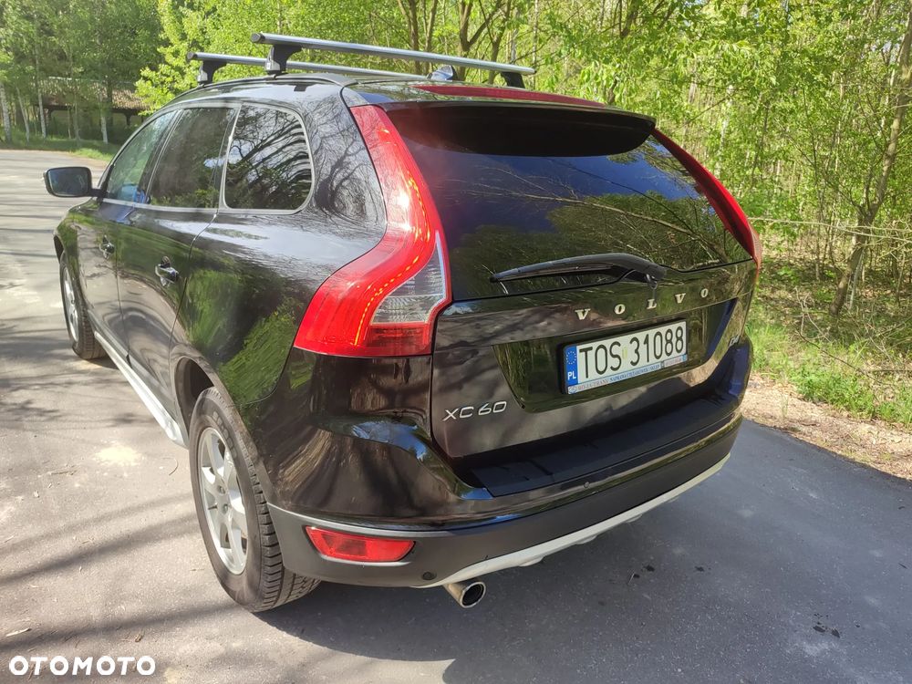 Volvo XC 60 2.4D AWD R-Design - 32