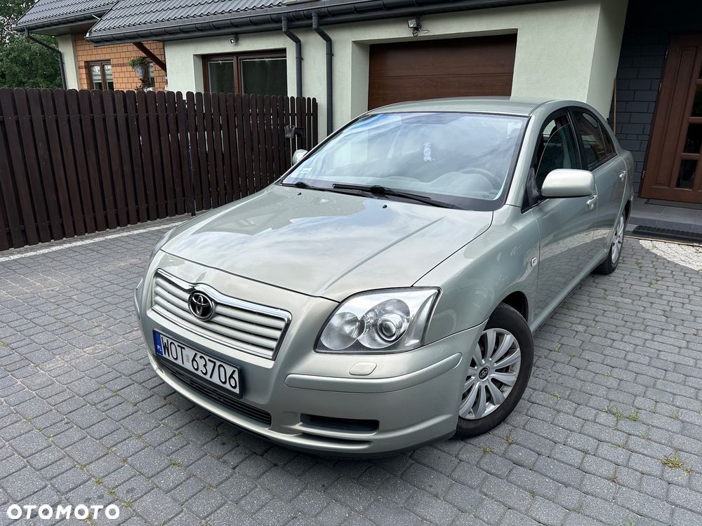 Toyota Avensis - 1