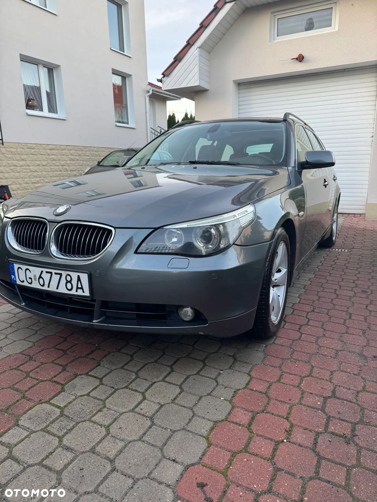 BMW Seria 5 525i Touring - 17