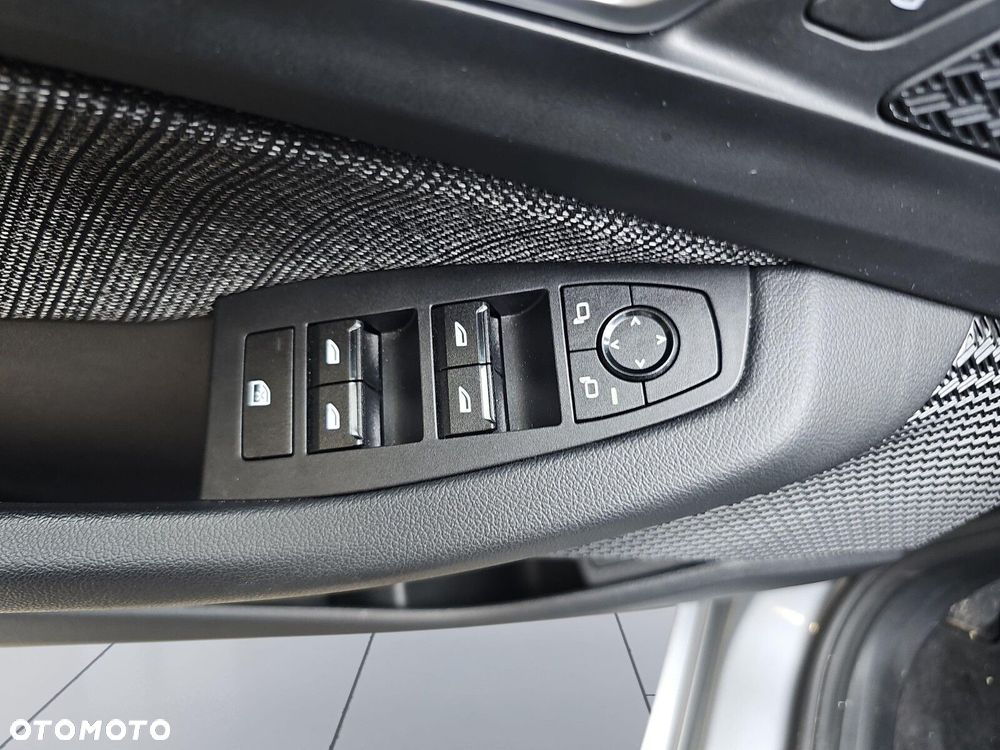 BMW Seria 2 218i - 19