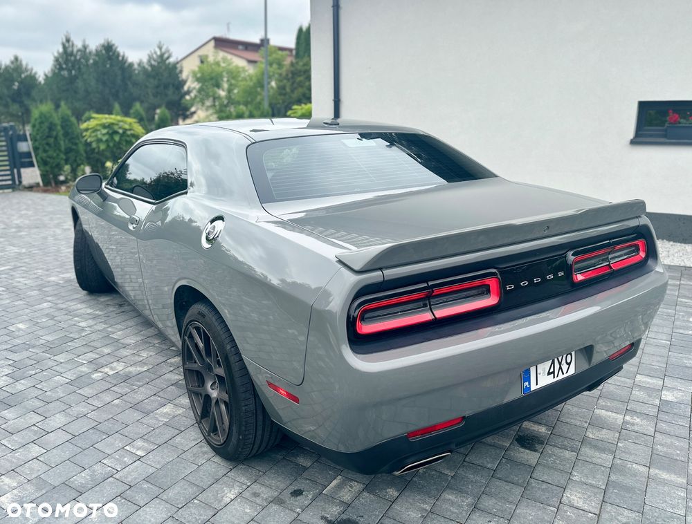 Dodge Challenger - 3