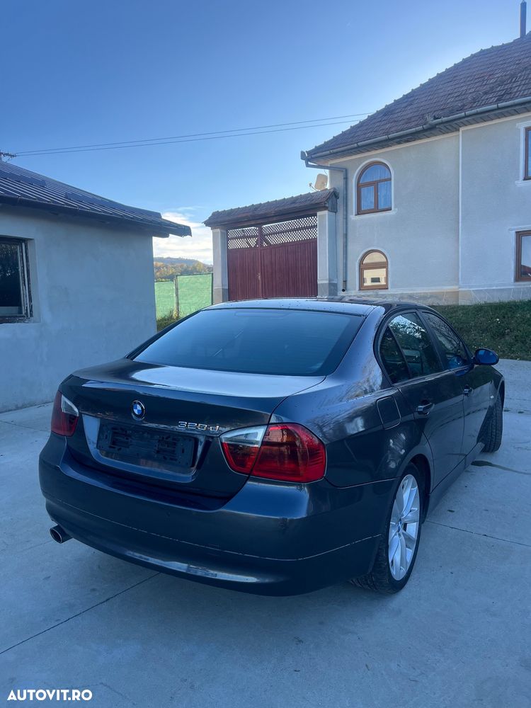 BMW Seria 3 320d - 4