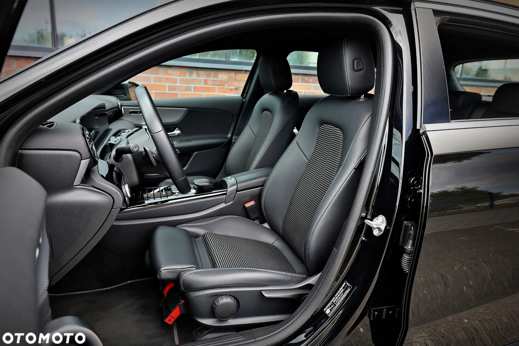 Mercedes-Benz Klasa A 180 Style 7G-DCT - 23