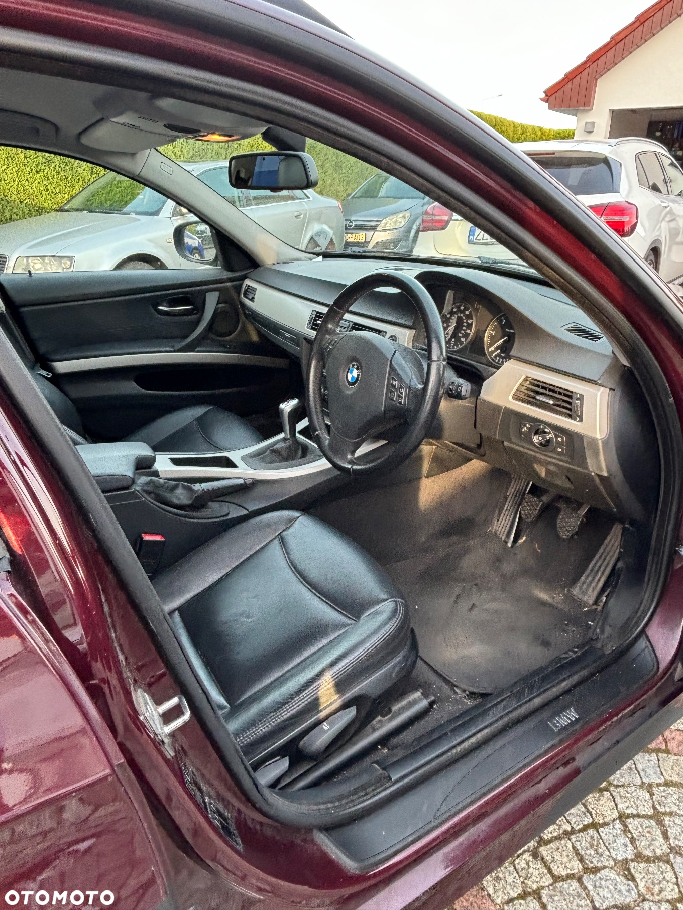 BMW Seria 3 320d DPF Touring - 12