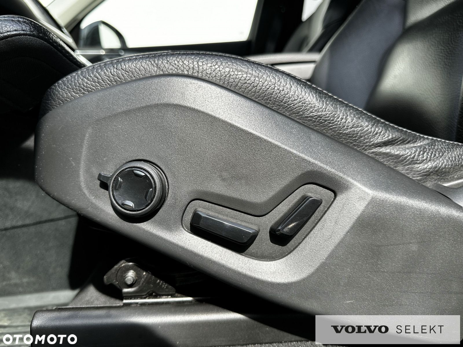 Volvo XC 90 - 25