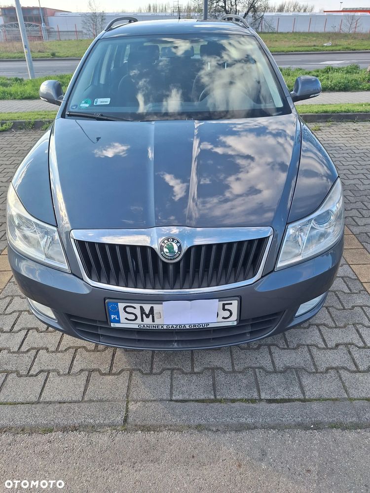 Skoda Octavia 1.6 Combi Ambiente - 2