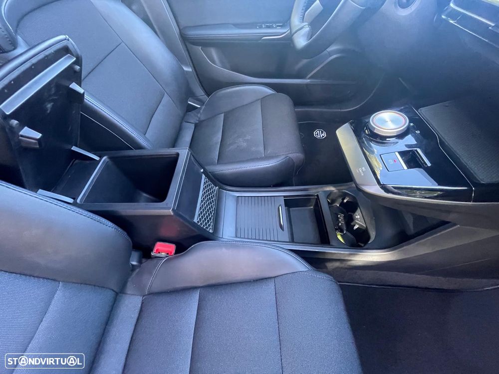 MG MG4 64 kWh Luxury - 22