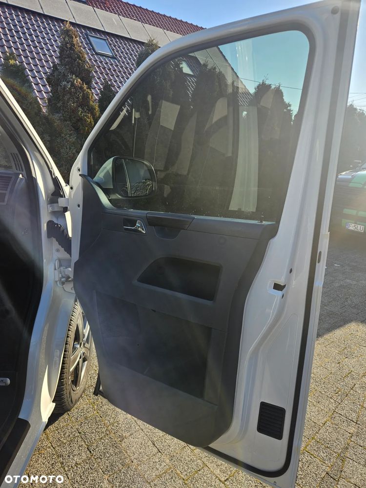 Volkswagen Multivan - 12