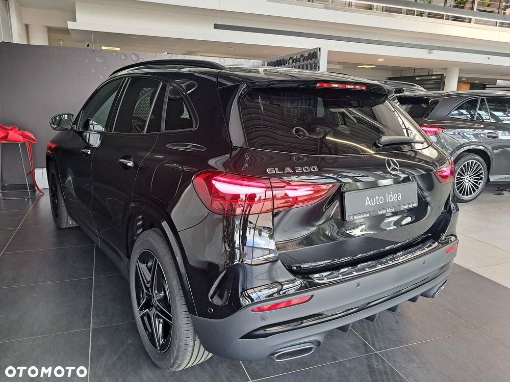 Mercedes-Benz GLA - 27