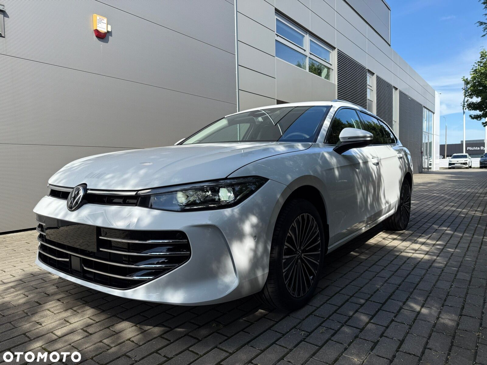 Volkswagen Passat - 4