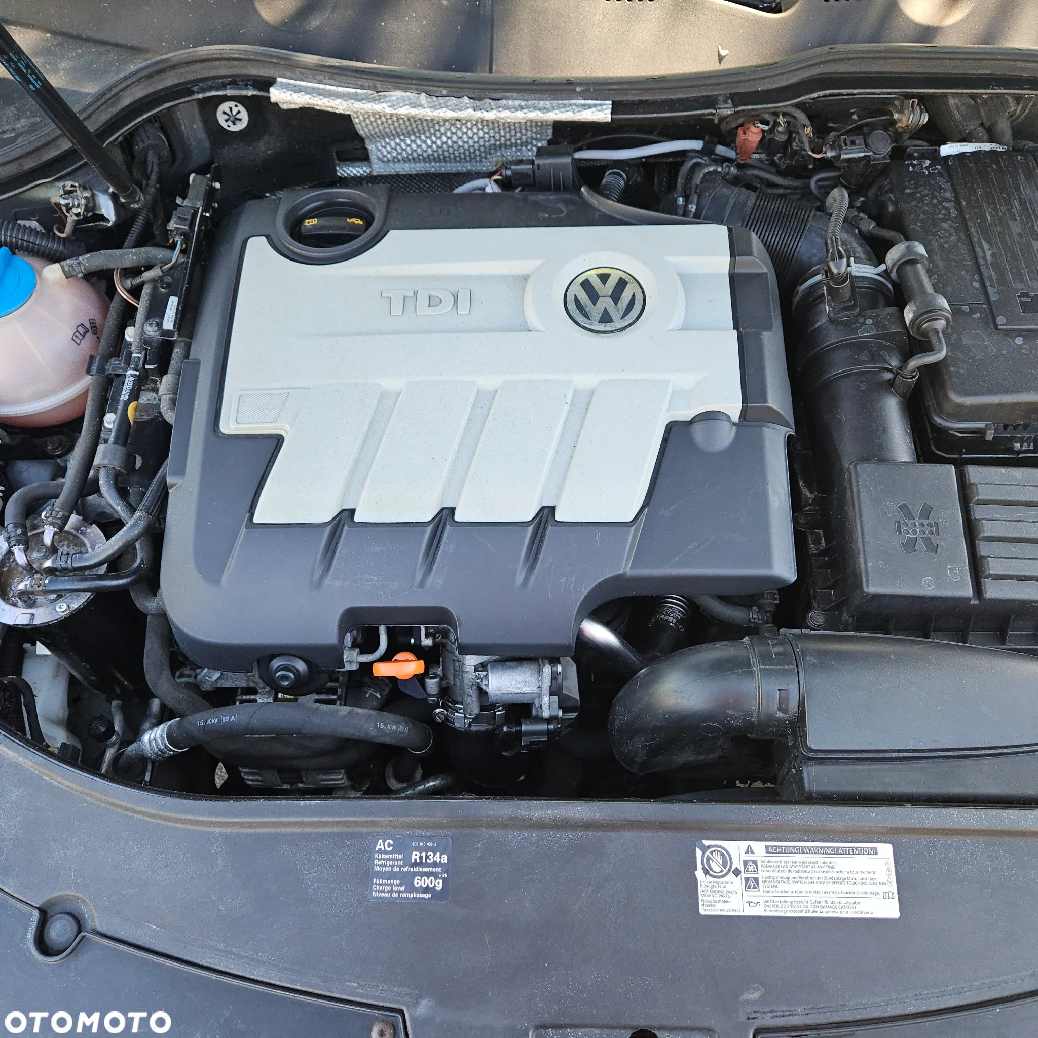 Volkswagen Passat 2.0 TDI DPF Highline - 24