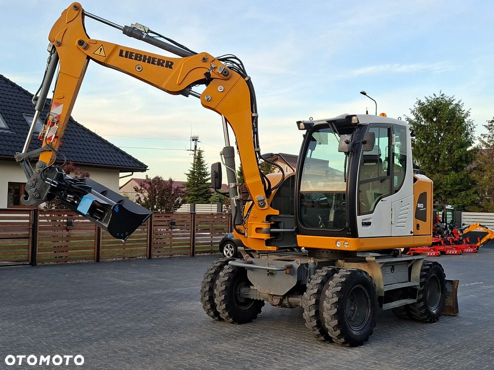 Liebherr A910 COMPACT rok 2015 Super Stan - 3