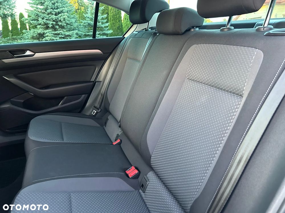 Volkswagen Passat 2.0 TDI EVO Business - 30