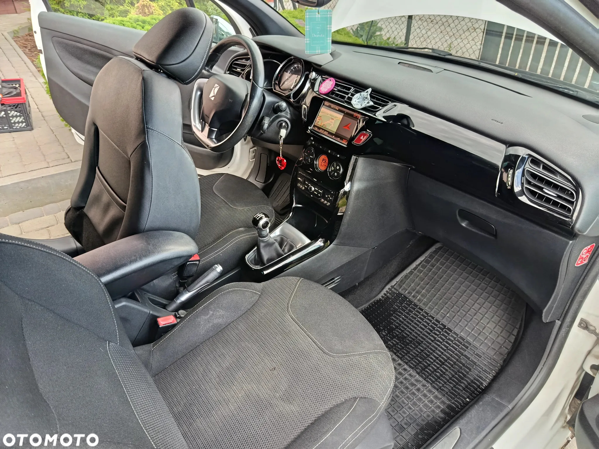Citroën DS3 HDi 90 FAP SoChic - 13