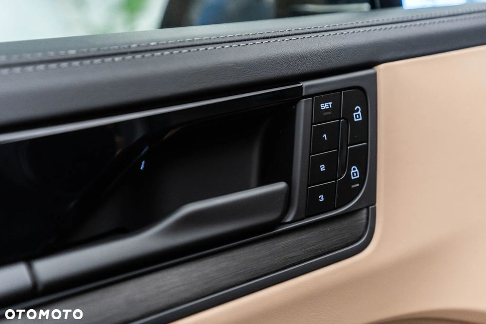 Porsche Cayenne Black Edition - 28